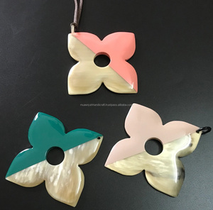 Excelente calidad 100% Artículo de lujo natural Calidad Buffalo Cuerno real Colgante Artículo hecho a mano Hecho por La India - Product Image 4