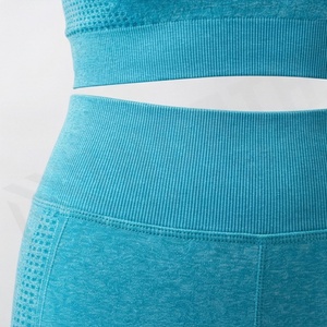 Conjunto de Yoga para Mujer de Material Duradero, Ropa Deportiva Transpirable de Primera Calidad para Gimnasio y Entrenamiento - Product Image 5