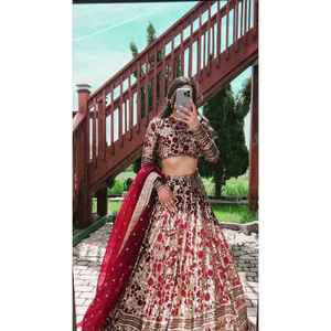 Accesorios Étnicos de Diseño, Hermoso Trabajo de Bordado, Lehenga Choli - Product Image 5