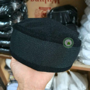 Chapeau de prière islamique Kufi multicolore en coton de qualité supérieure, couleur unie, respirant, tissu en maille extensible, ethnique - Product Image 1