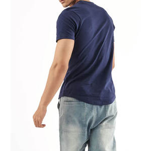 Chemise homme coupe classique en coton premium, boutonnée, décontractée, pour le bureau ou les occasions professionnelles - Product Image 3