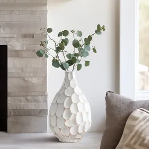 Vase à fleurs en céramique élégant et moderne de style côtier, centre de table écologique pour mariage ZAHD EXPORTS ZE-3601W Inde - Product Image 4