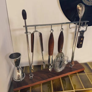 Ensemble d'outils de bar avec manche en bois et tête argentée, avec support suspendu, pour la préparation de cocktails et le service en bar, vente en gros depuis l'Inde - Product Image 1
