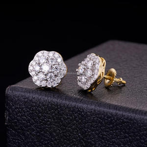 Boucles d'oreilles clous en argent sterling 925 avec diamants de laboratoire en forme de grappe florale, bijoux de luxe élégants en gros - Product Image 6