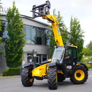 Nuevo Manipulador Telescópico Manual JCB 526-56, Altura de Elevación de 5.6 m, Capacidad de 2600 kg, Ruedas de Goma para Terreno Accidentado y Todoterreno - Product Image 1