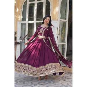 Vestido de Noche de Diseñador con Lentejuelas Bordadas, Estilo de Fiesta - Product Image 6