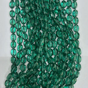 Cuentas sueltas de esmeralda ovaladas con inclusión verde, lisas, para la fabricación de joyería, creadas en laboratorio, al por mayor. - Product Image 1