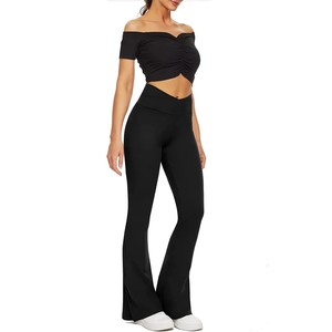 Ensemble de cheerleading tendance pour filles avec logo personnalisé pour les événements scolaires, les spectacles et les équipes de cheerleading - Product Image 1