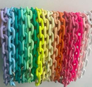 Maillons de chaîne en résine de couleur personnalisée pour une présentation décorative - Product Image 2