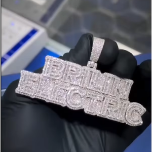 Collier Pendentif Personnalisé de Luxe Hip Hop en Argent Sterling 925 avec Lettre 3D Sertie de Diamants Moissanite VVS Solides - Product Image 1