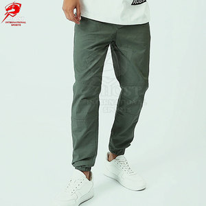 Pantalon de survêtement pour homme en tissu doux, style streetwear tendance, coupe confortable, tenue décontractée élégante, idéal pour un look moderne et décontracté au quotidien. - Product Image 2