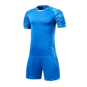 Uniforme de Fútbol Personalizado para Hombre, 220GSM, Poliéster Transpirable, Impresión por Transferencia de Calor, Ropa Deportiva para Equipos de Fútbol OEM - Product Image 3