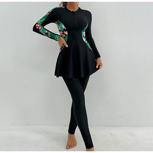 Conjunto de Traje de Baño Islámico Modesto Personalizado para Mujer con Top de Baño Tipo Túnica Larga, Leggings de Baño Largos y Pañuelo para la Cabeza a Juego - Product Image 5