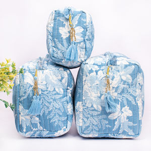 Sac de maquillage de luxe matelassé en coton, motif floral estival, portable, pour voyage, rangement cosmétique, avec fermeture éclair écologique, grande capacité - Product Image 1