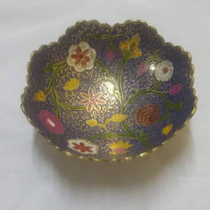 Vente en gros de bols ronds personnalisés de luxe bols de service en métal laiton gaufré colorés de haute qualité pour la maison hôtel et restaurant - Product Image 1