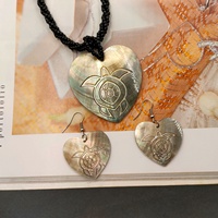 Bijoux fantaisie faits à la main, tortue de mer gravée en forme de cœur sur cordon perlé, boucles d'oreilles assorties pour femmes