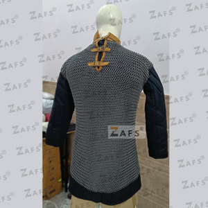 Camisa de Armadura Medieval Hecha a Mano de Acero Suave con Anillos Entrelazados para Adulto Unisex, Diseño Duradero sin Mangas con Ribete de Cuero - Product Image 4