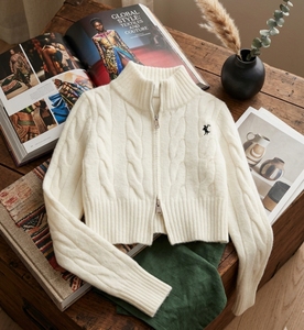 Custom Logo Wool Blend Knit Sweater Women Round Neck Soft Anti-Wrinkle Breathable Warm Casual Everyday Winter Pullover for Women - Product Image 4