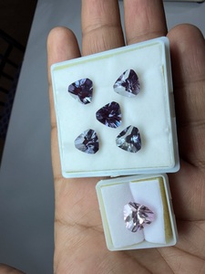 Alexandrite cultivée en laboratoire et saphir rose cultivé en laboratoire, facettés, 5 pièces, taille triligne, 2 boîtes (Alexandrite 21,65 carats et saphir rose 8,30 carats) - Product Image 2
