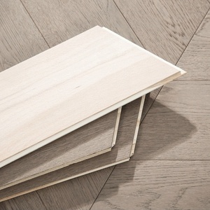Parquet en chêne gris brossé à motif <span class=keywords><strong>chevron</strong></span>, haute linearité, norme FSC CE - Product Image 1