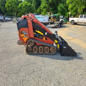 Cargadora compacta Ditch Witch: Ofrece un funcionamiento fluido, alta productividad y un rendimiento duradero para proyectos diarios - Product Image 4