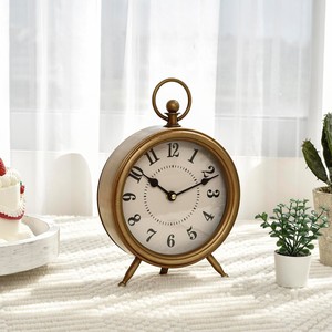 Horloge de bureau artisanale en bois de manguier - Design asymétrique - Vente en gros - Product Image 4