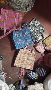 Sac fourre-tout en coton fait main, réversible, imprimé circulaire multicolore personnalisé, style Kantha matelassé, ethnique et professionnel - Product Image 2