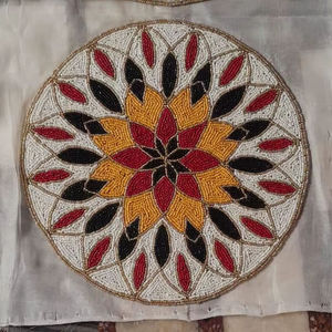 Set de table ovale tissé à la main en jacquard brodé avec motif végétal écologique antidérapant - Product Image 3