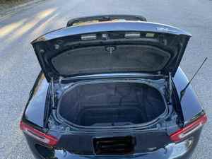 Fiat 124 Spider Classica Cabriolet 2024 d'occasion en excellent état, conduite à gauche, essence turbo, pneus R21, intérieur foncé - Product Image 4