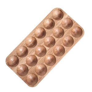 Support à œufs compact en bois pour petit rangement de cuisine, offrant une solution gain de place et une organisation soignée des œufs - Product Image 1