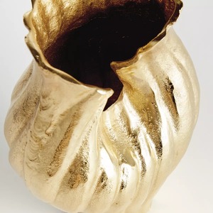 Vase de table torsadé doré contemporain, pièce décorative en bronze faite à la main, 40 cm - Product Image 4
