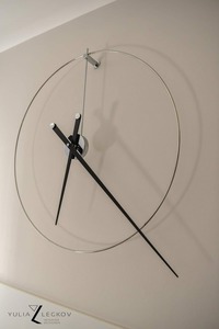 Horloge murale en laiton Galaxy, design circulaire minimaliste, mouvement mécanique, affichage des aiguilles, sonnerie horaire - Product Image 4