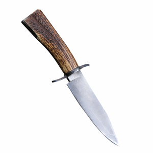 Cuchillo Bowie hecho a mano en acero al carbono con mango de cuerno y funda de cuero. - Product Image 1