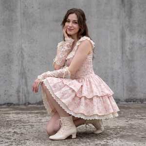 Robe Courte Décontractée Printemps à Imprimé Floral Doux, Épaules Dénudées, Ourlet Volanté, Bordure en Dentelle, Coupe Ajustée Évasée - Product Image 3