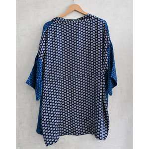 Kimono Corto de Seda India Hecho a Mano de Lujo para Mujer, Ropa de Dormir Estampada, Ropa de Estar en Casa - Product Image 4