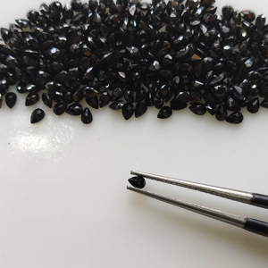 Espinela Negra Natural, Corte Pera de 3x2MM, Gema Suelta de la Mejor Calidad para Joyería, Gemas de Red Mountain - Product Image 1