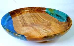 Assiette de service artisanale en résine et bois, thème fête, décoration côtière pour salon, table à manger ou cuisine - Product Image 3