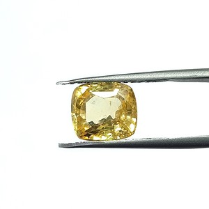 พลอยแซฟไฟร์สีเหลืองทรงคุชชั่นธรรมชาติ 5.01 กะรัต จากศรีลังกา สำหรับทำเครื่องประดับและแหวน รุ่น YCWX-154 - Product Image 4