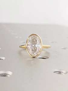 Bague de fiançailles, de mariage ou de promesse en or jaune 14 carats, sertie d'un diamant ovale de 2 carats cultivé en laboratoire, tendance, très demandée, cadeau pour femme. - Product Image 4