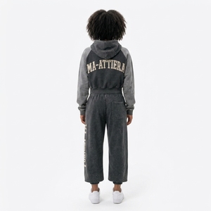 Conjunto de Sudadera Corta con Capucha y Pantalones Anchos de Felpa de Algodón con Lavado Ácido Bicolor para Mujer, Estilo Urbano, Venta al por Mayor OEM - Product Image 2