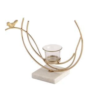 Centre de table doré en fer forgé, porte-bougie avec motif d'oiseau, base en marbre, fait main, écologique, portable, pour usage religieux et décoration intérieure - Product Image 1