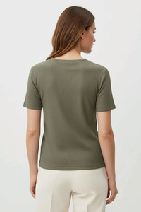 Camiseta de Manga Corta con Cuello Redondo Acanalado para Mujer, de Alta Calidad, Ajustada, de Algodón y Poliéster - Product Image 3