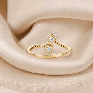 Bague Bypass en Diamant Cultivé en Laboratoire Rond en Or Jaune 10K |   Bague de fiançailles en diamant VVS à sertissage ouvert |   Bijoux élégants pour femmes - Product Image 3