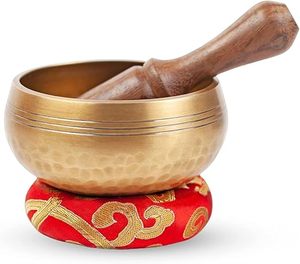 Bol chantant en laiton fait main avec marteau en bois et coussin décoratif Om, bol sonore tibétain pour la méditation et le yoga - Product Image 1