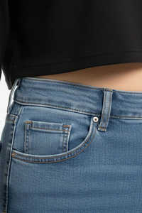 Camisetas Cortas Negras de Alta Calidad para Mujer, Estilo Holgado, Tejido Transpirable, Atuendo Urbano Moderno - Product Image 6