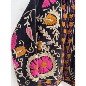 Veste en coton brodée à la main avec motif floral, col montant, manches longues, pour l'automne, doublure intérieure en coton. - Product Image 6
