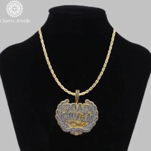 จี้ Charm_Jewells เงินแท้ 925 ชุบทอง 22K ได้รับการรับรองจาก IGI ประดับเพชรโมอิสซาไนต์ทรง Bezel Set สไตล์ฮิปฮอป สำหรับผู้ชาย สวมใส่ได้ทุกวัน - Product Image 1