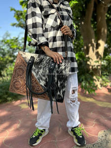 กระเป๋าโท้ทขนวัวลายตะวันตกกระเป๋าหนังมีสไตล์กระเป๋าขนแกะกระเป๋าเครื่องมือสำหรับผู้หญิงใช้งานได้หลากหลาย - Product Image 3