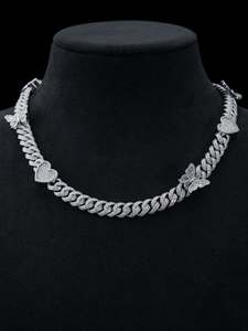 Collar con Colgante de Corazón, Bañado en Rodio, con Piedra de Amatista y Engaste Pavé, Cadena Figaro, Estilo Romántico, Joyería Unisex - Product Image 5