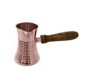 Cezve turque traditionnelle faite à la main en métal, surface décorative sculptée, conçue pour une préparation authentique du café sur cuisinière - Product Image 4
